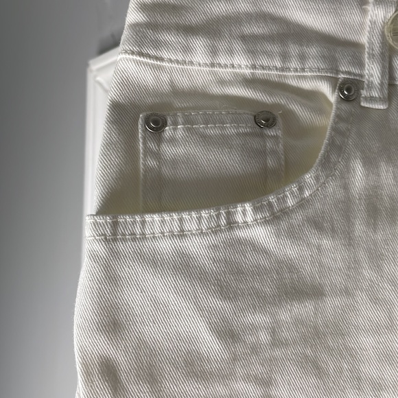 Just my size ladies capris size 20 W 98%, cotton, 2%, spandex white AS IS - Picture 4 of 14